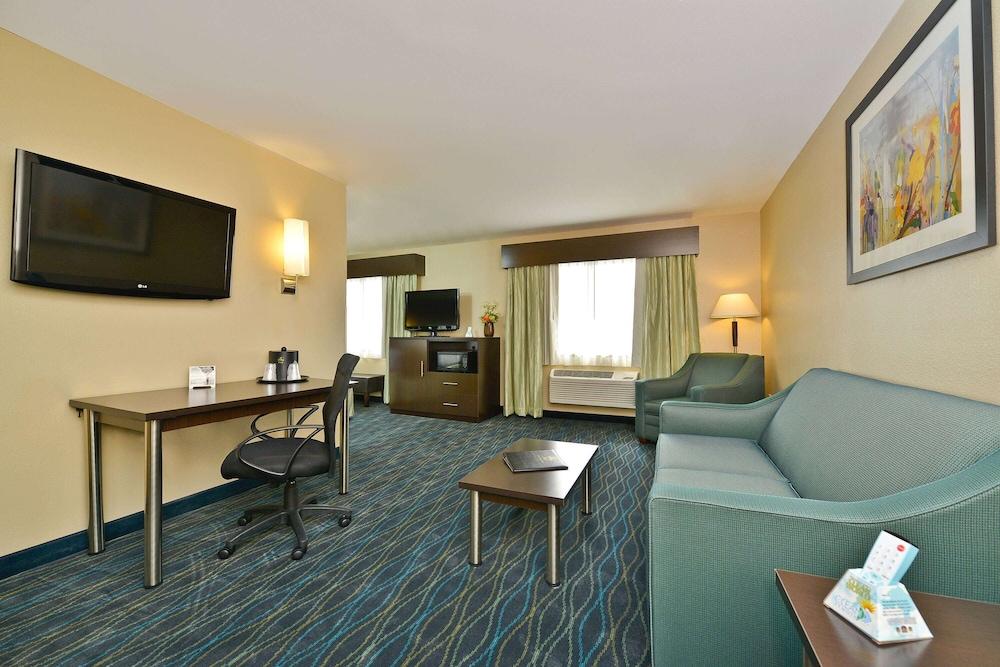 Baymont by Wyndham Marion, OH photo 8