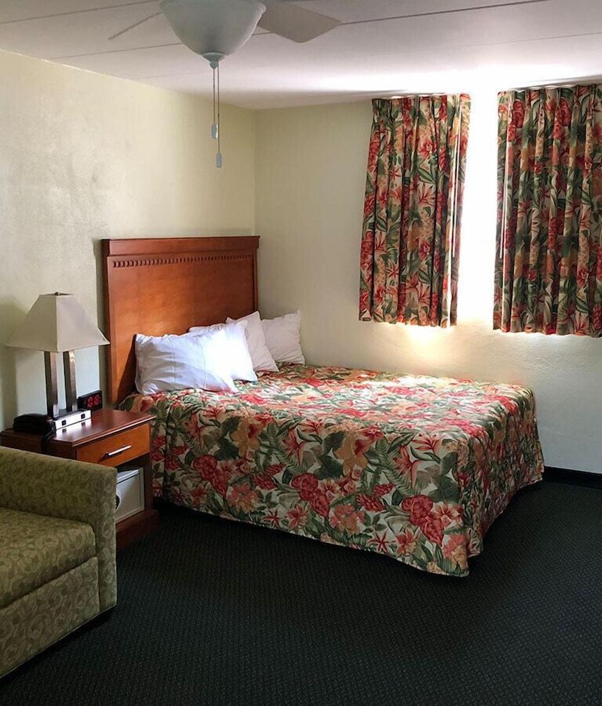 Relax Inn photo 2