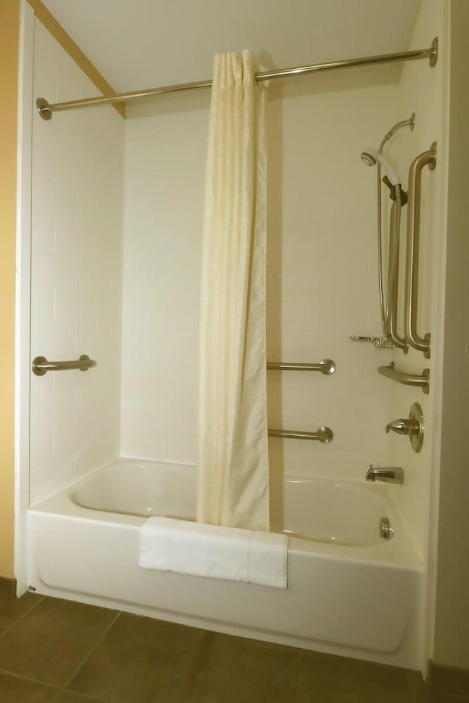 Sleep Inn & Suites Moundsville - Wheeling photo 34