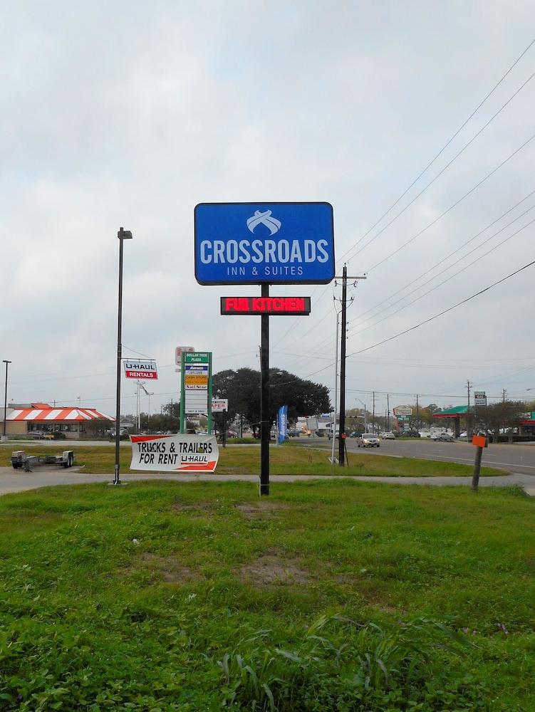 Crossroads Inn & Suites photo 19