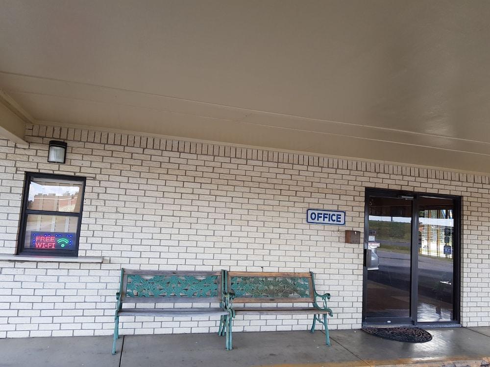 Budget Host Inn Eastland photo 20