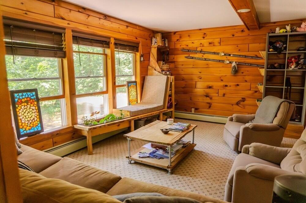 Upscale Hostel by Lake George & Gore Mtn photo 35