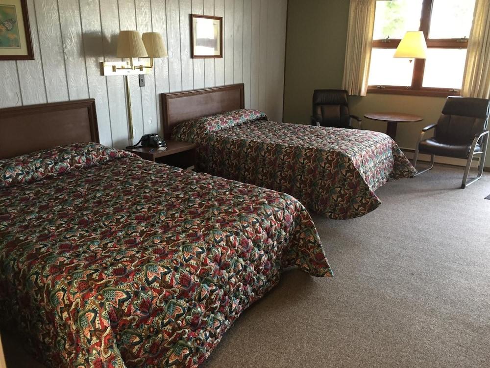 Colonial Hotel-Motel photo 19