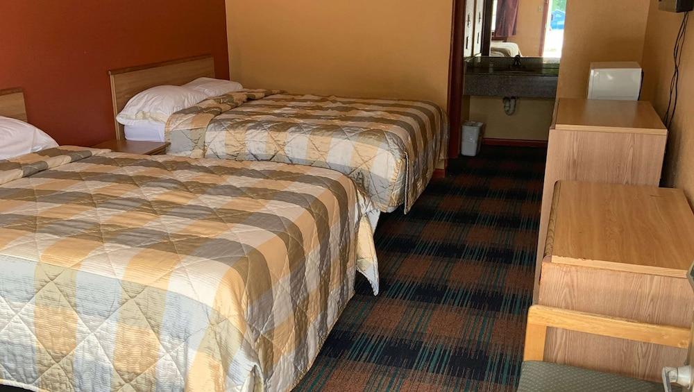 Luxury Inn & Suites Forrest City photo 12