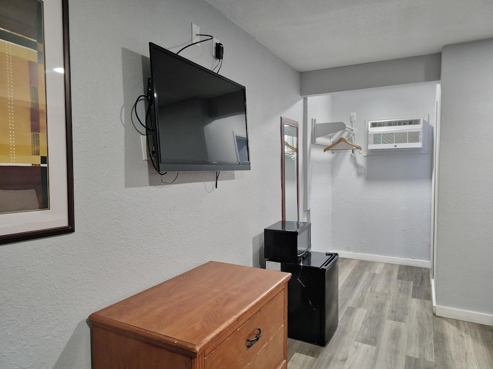 The L Motel photo 11