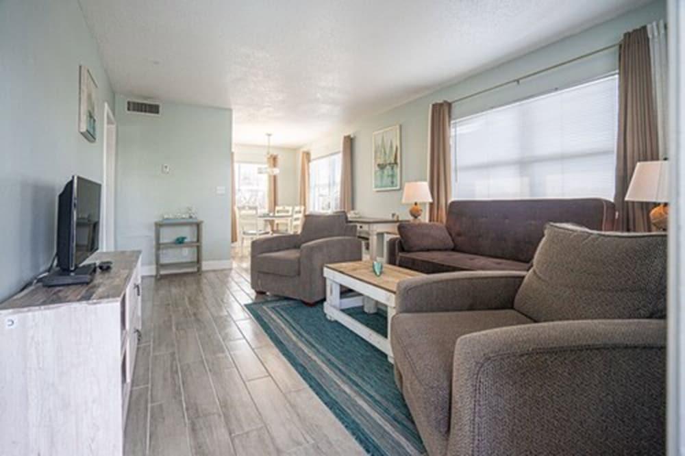 Carriage House Resort Motel photo 19