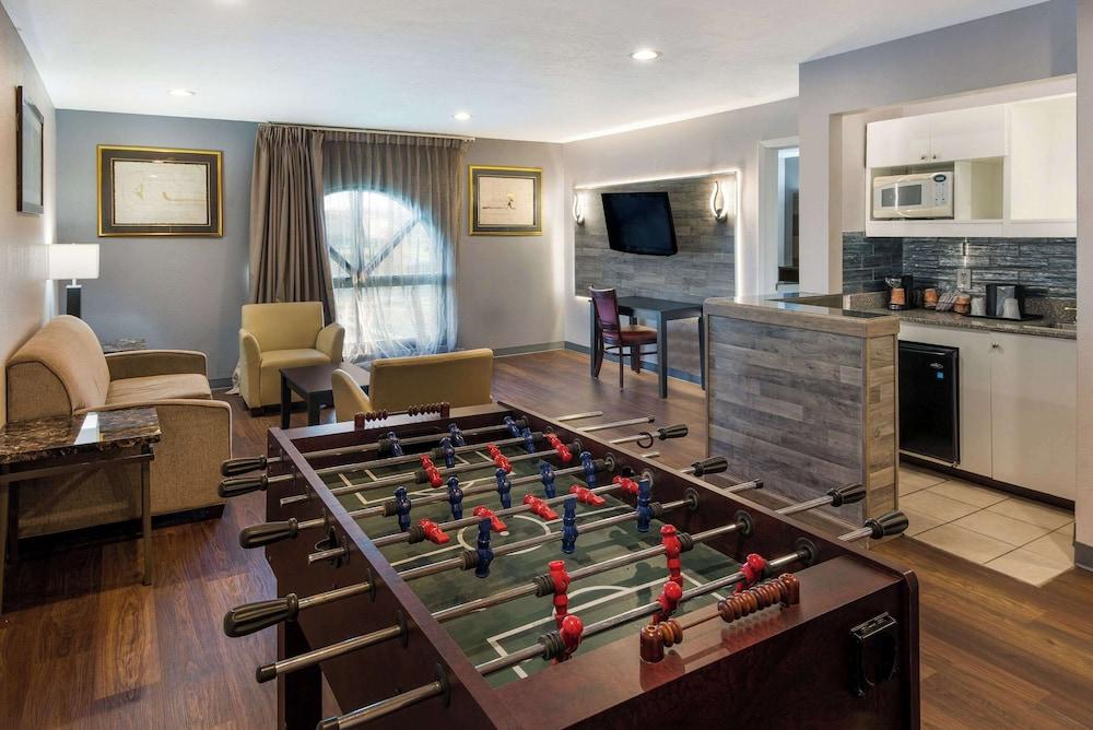 Quality inn & Suites Cincinnati I-275 photo 7