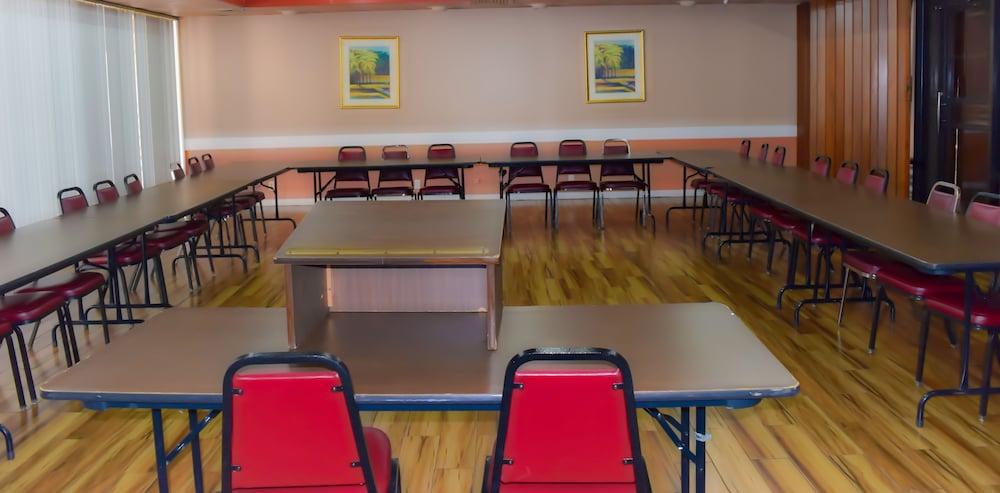 Stay Inn and Suites photo 42
