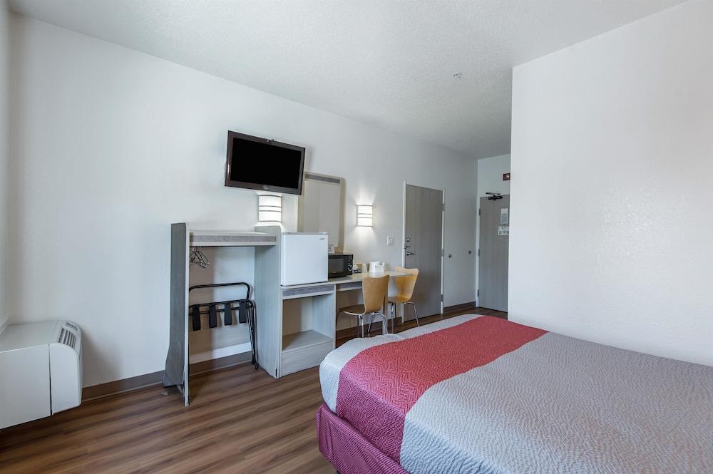 Motel 6 Junction City, KS photo 5