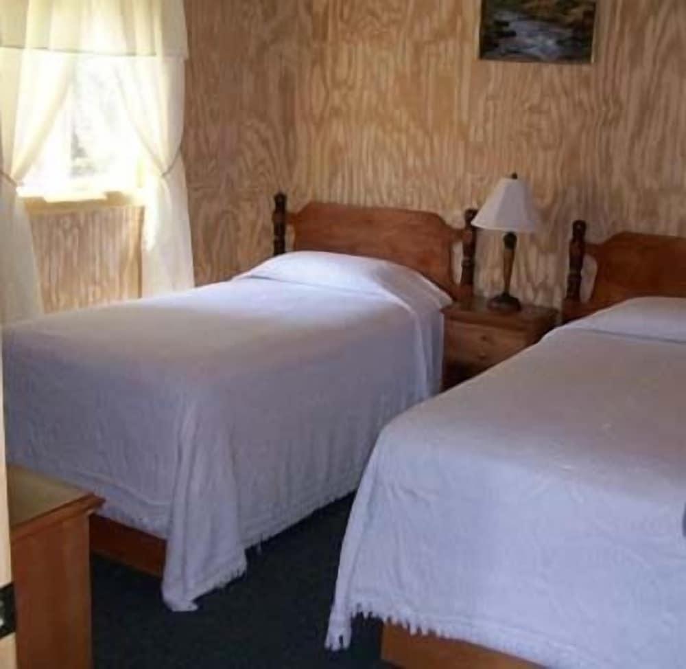 Sunnyside Motel & Cottages photo 6
