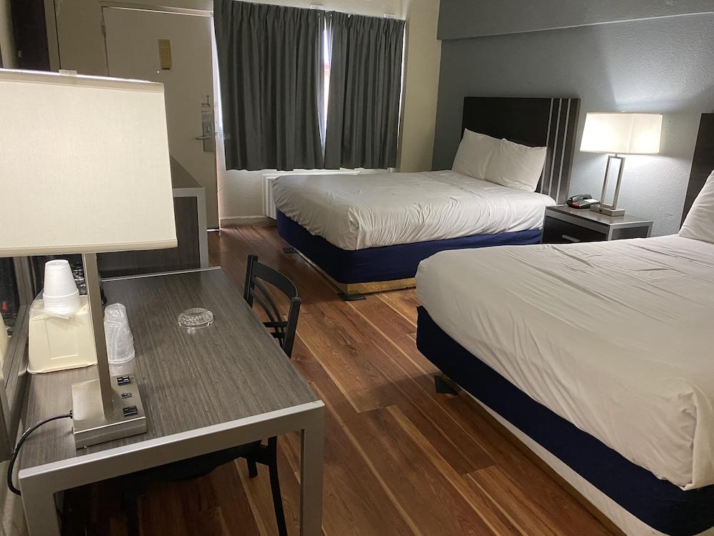 Red Carpet Inn & Suites photo 24