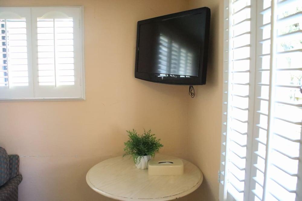 Carmel Resort Inn photo 7