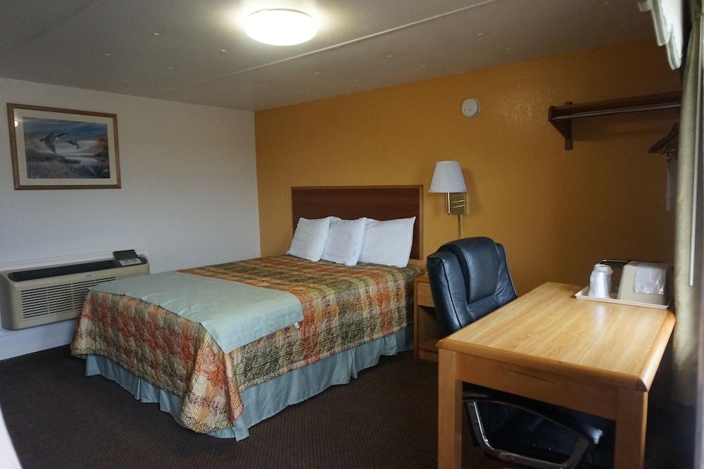 Pearsall Executive Inn photo 9