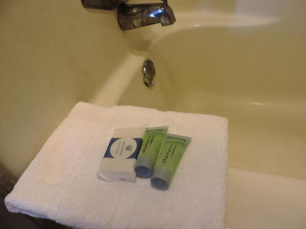 Riata Inn photo 13