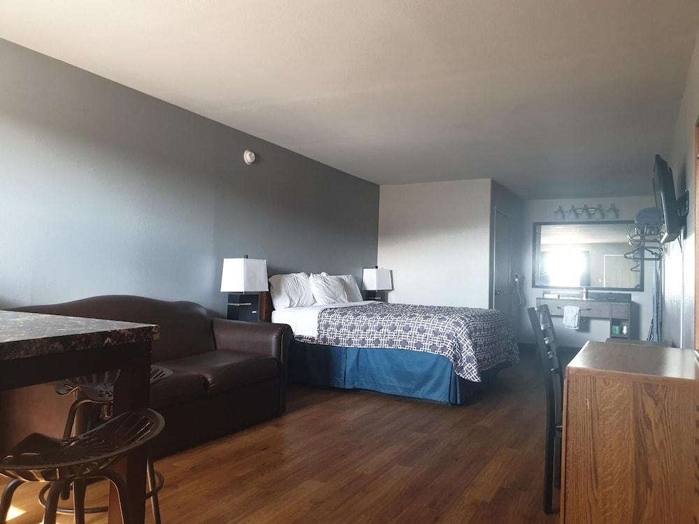 Riata Inn photo 9