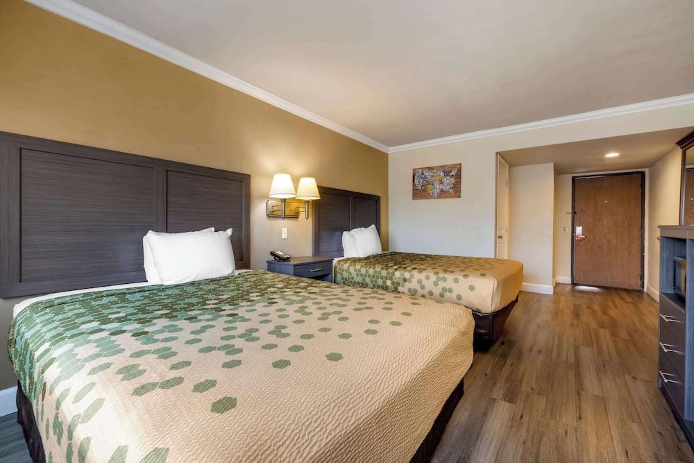Econo Lodge Moreno Valley photo 17