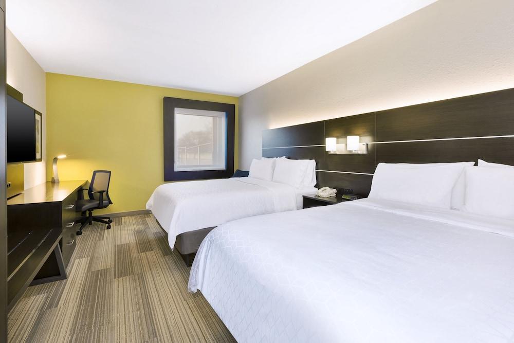 Holiday Inn Express Detroit-Warren by IHG photo 22