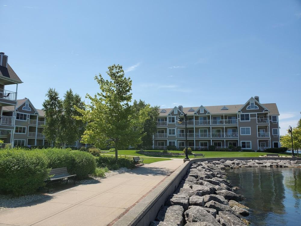 Bridgeport Waterfront Resort photo 87
