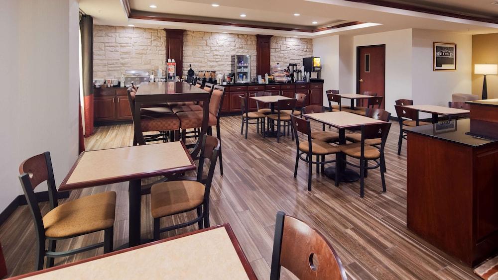 Best Western Granbury Inn & Suites photo 20