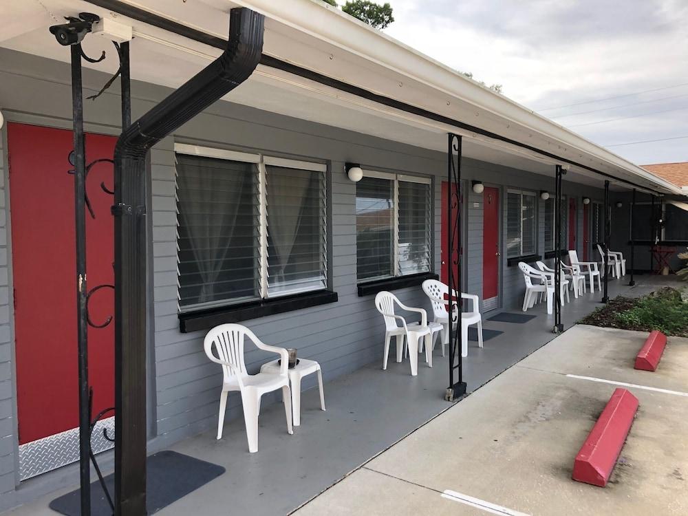 The Scoot Inn photo 7