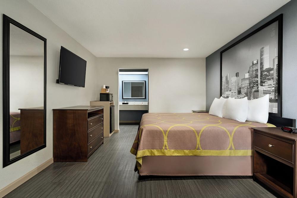Crystal Inn Northeast Houston Downtown I-610 photo 16