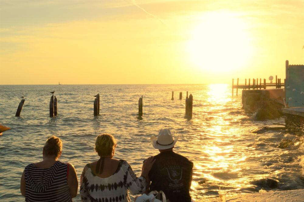 Southernmost House photo 50