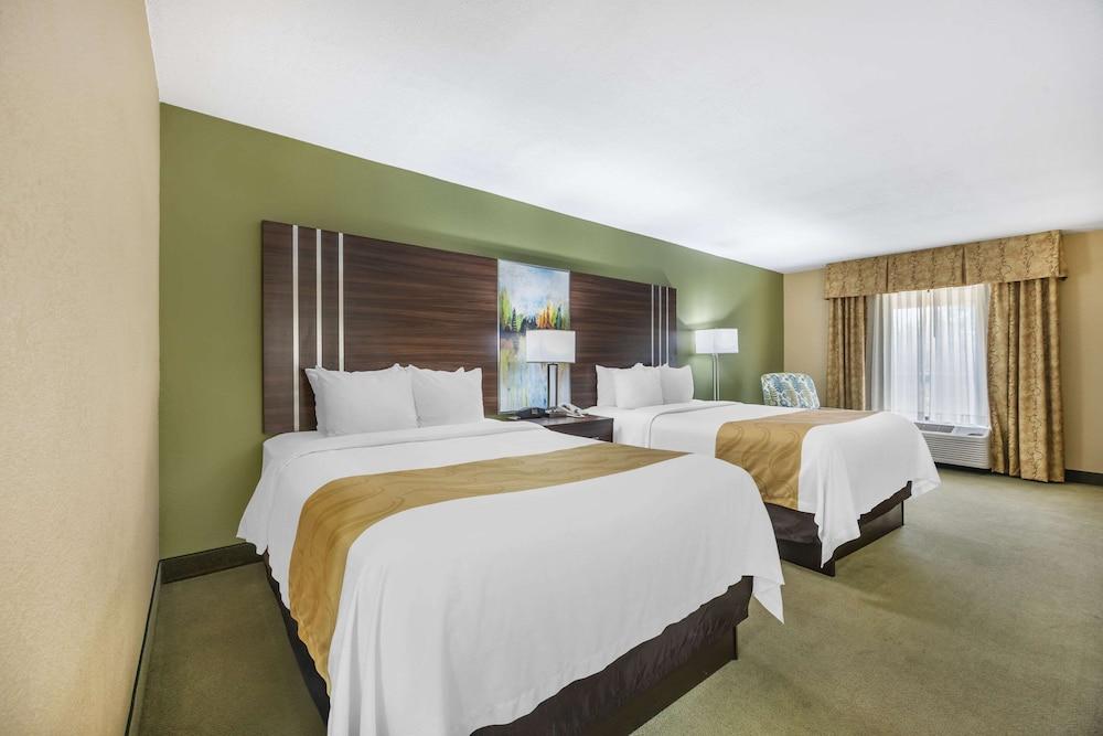 Quality Inn Paris photo 16