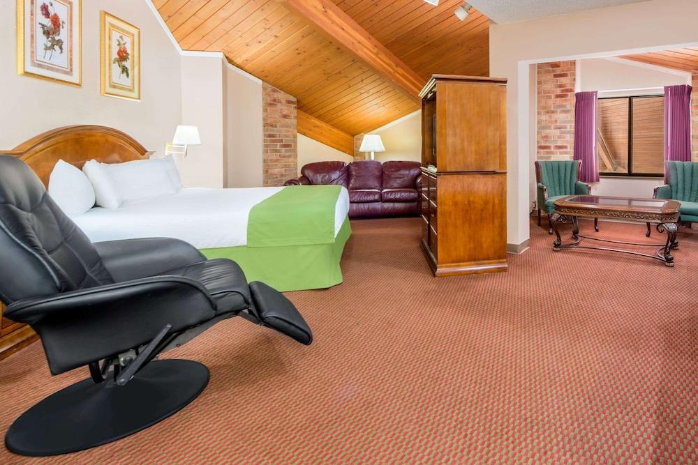 Baymont by Wyndham Enid photo 9