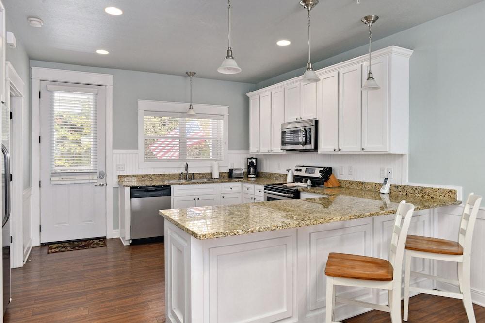 Bransons Nantucket photo 42