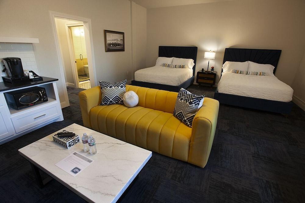 Greyhound Inn photo 10