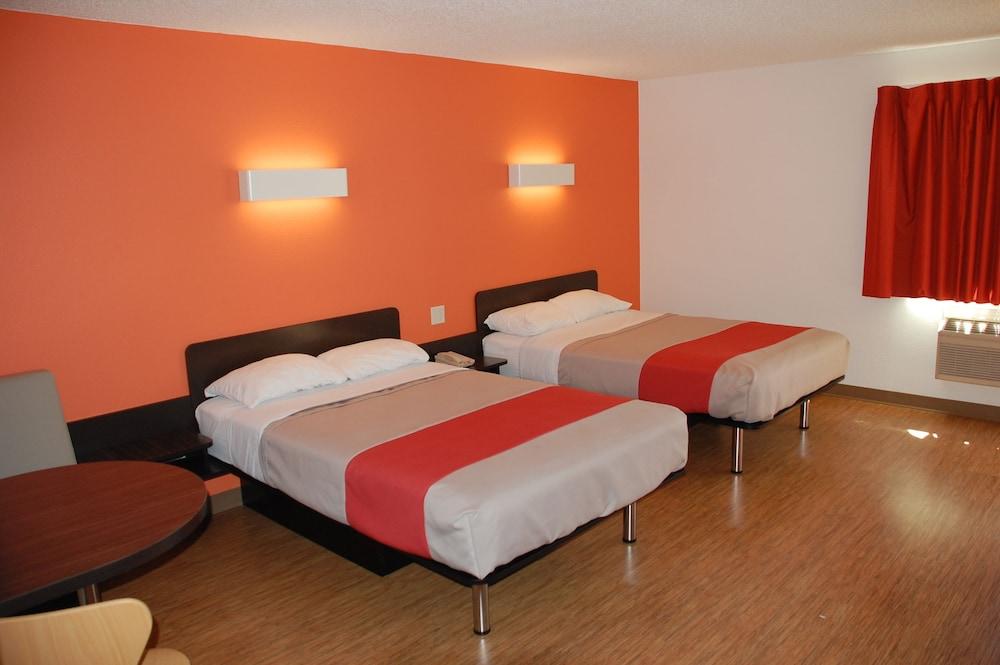 Ramada by Wyndham Merced photo 6