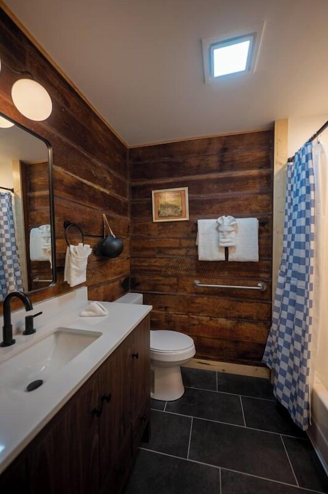 The Woodsman Lodge photo 18