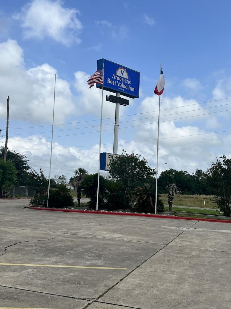 Americas Best Value Inn Edna photo 26