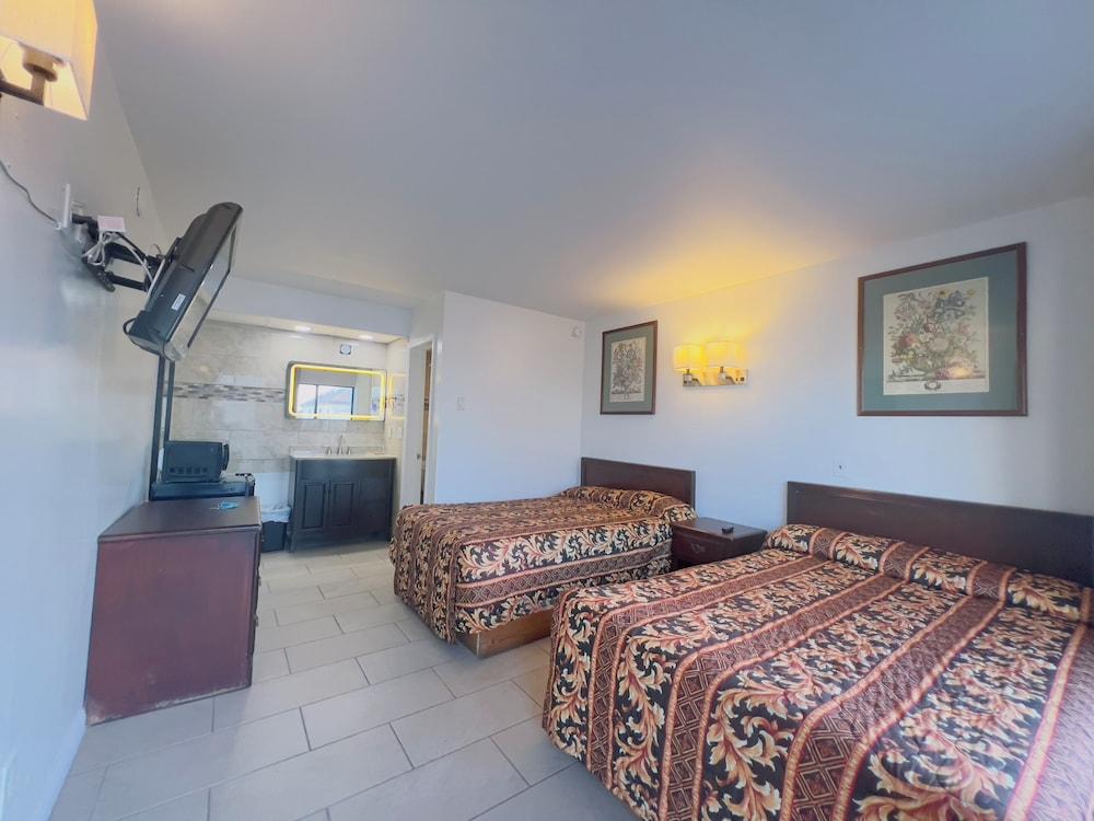 Dry Dock Motel photo 10
