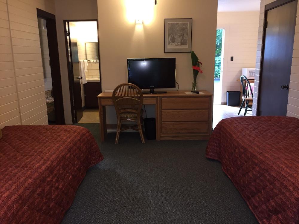 Dolphin Bay Hotel photo 14