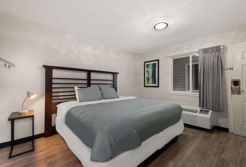 Rodeway Inn Charlotte Independence Blvd. photo 21