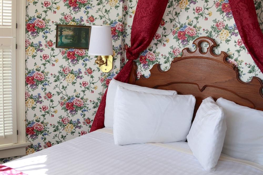 Inn on Mackinac photo 29