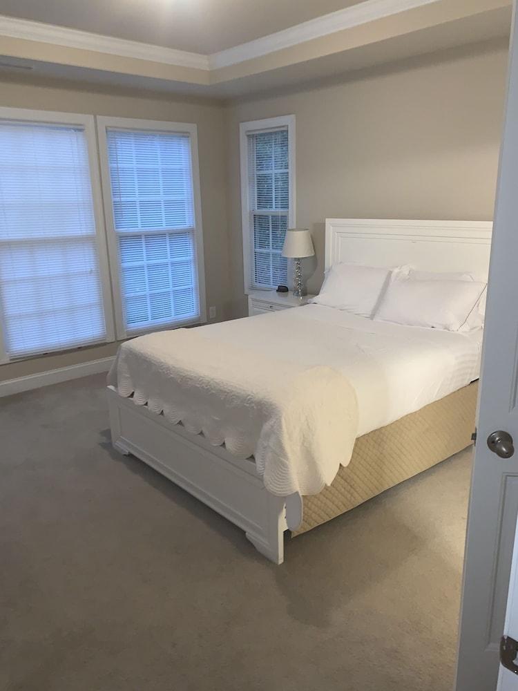 The Village at RiverLanding photo 10