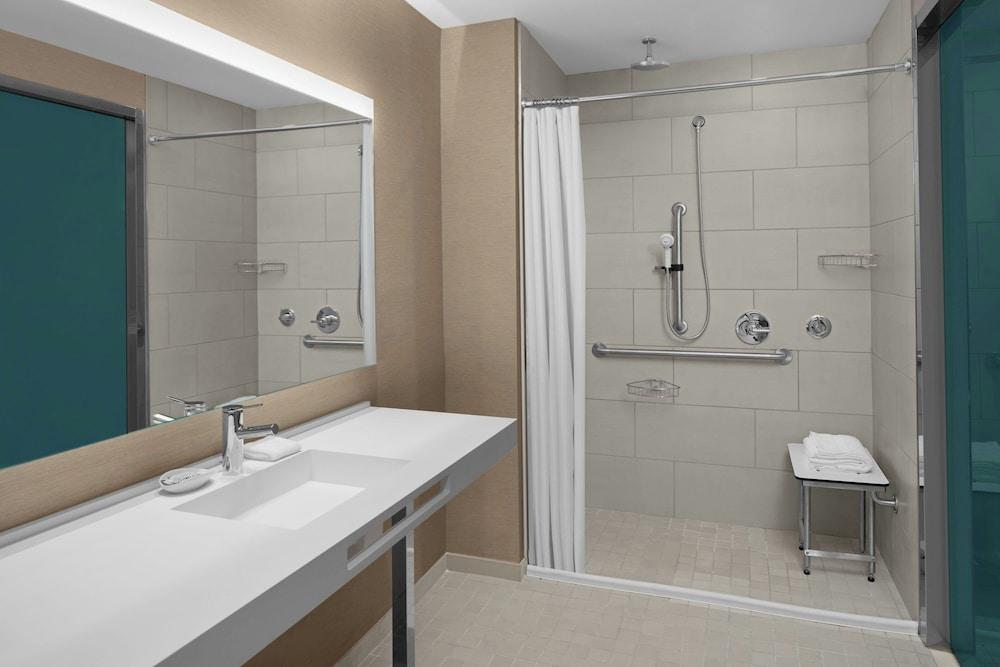AC Hotel Lansing University Area photo 11