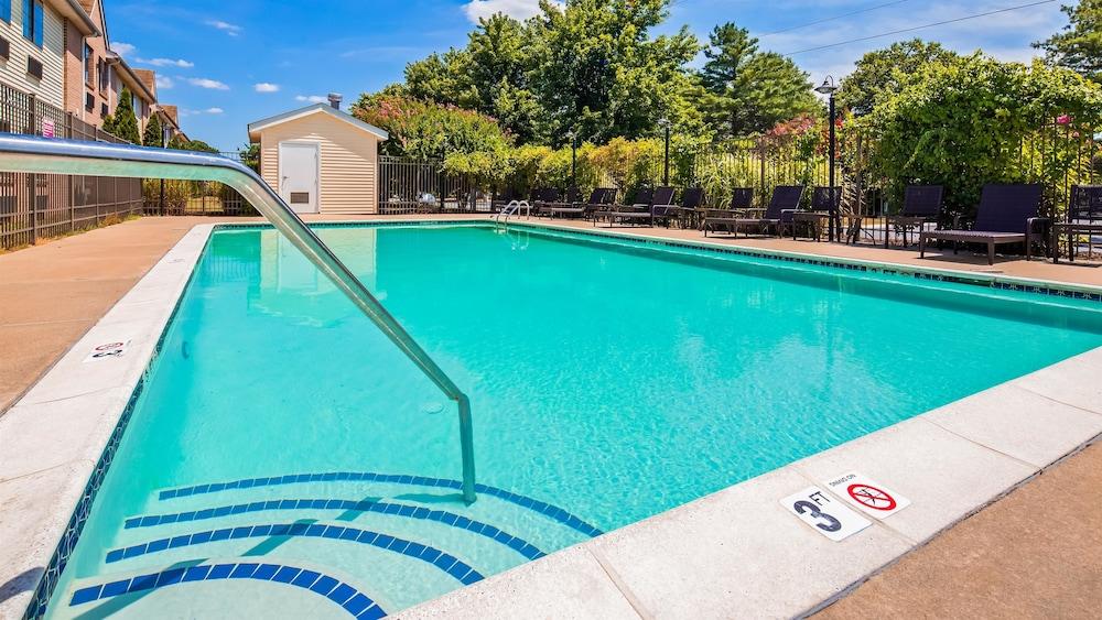 Best Western Denton Inn photo 11