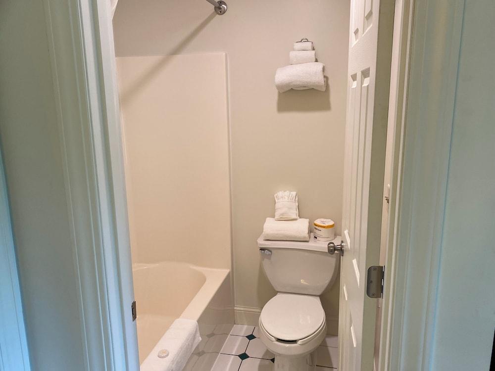 Green Gables Inn photo 35