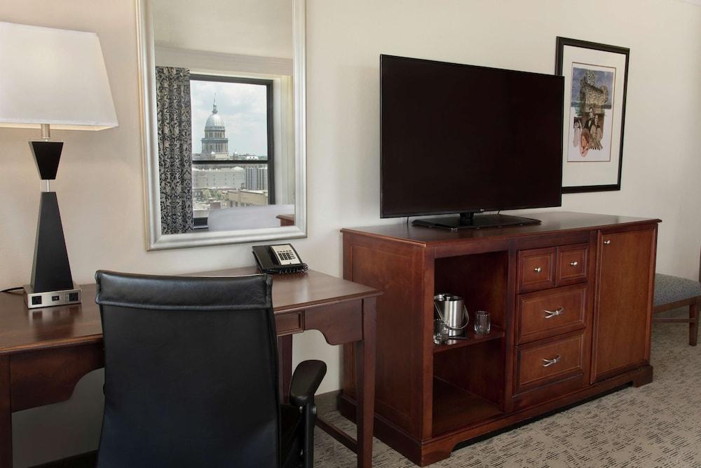President Abraham Lincoln Springfield - DoubleTree by Hilton photo 11