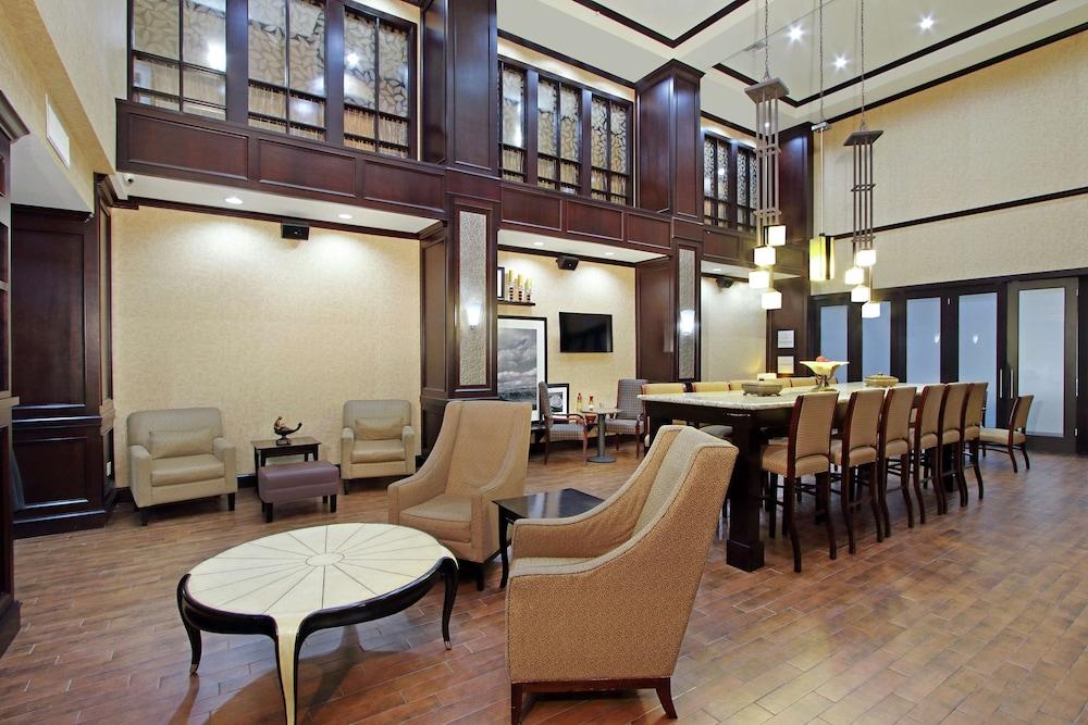 Hampton Inn & Suites Buffalo photo 2