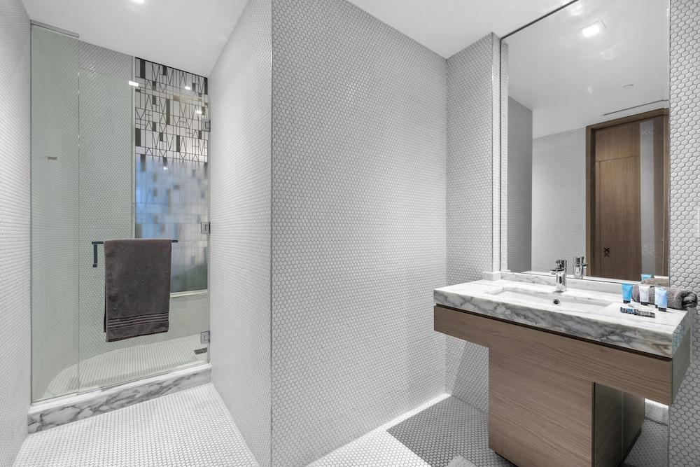 SLS Lux King Suite photo 31
