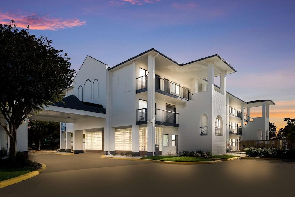 SureStay Hotel by Best Western Spring North Houston photo 31