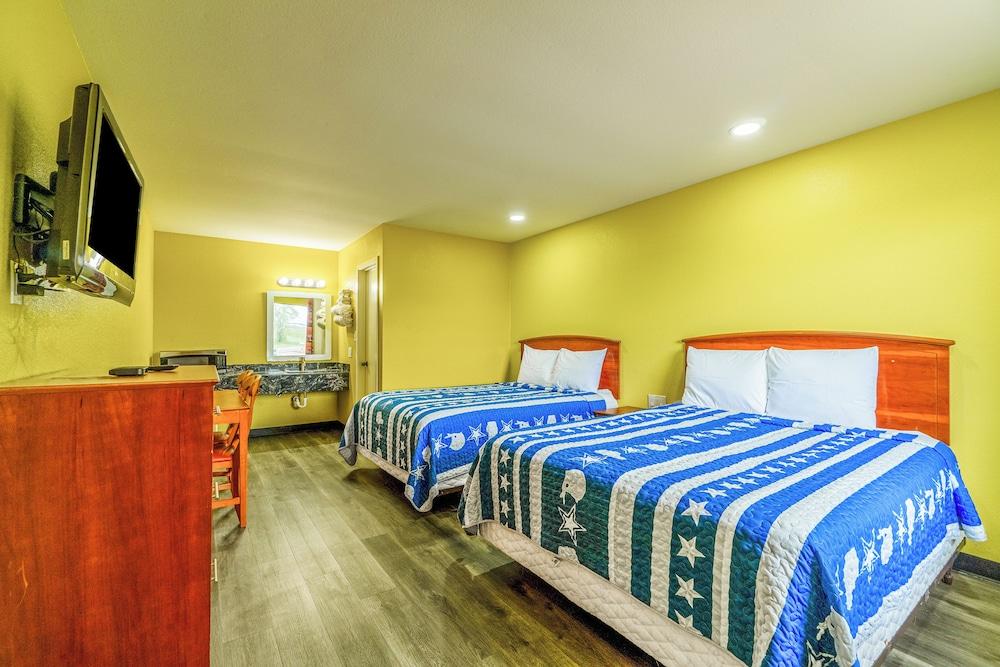 Regency Inn By OYO Rockdale TX photo 22