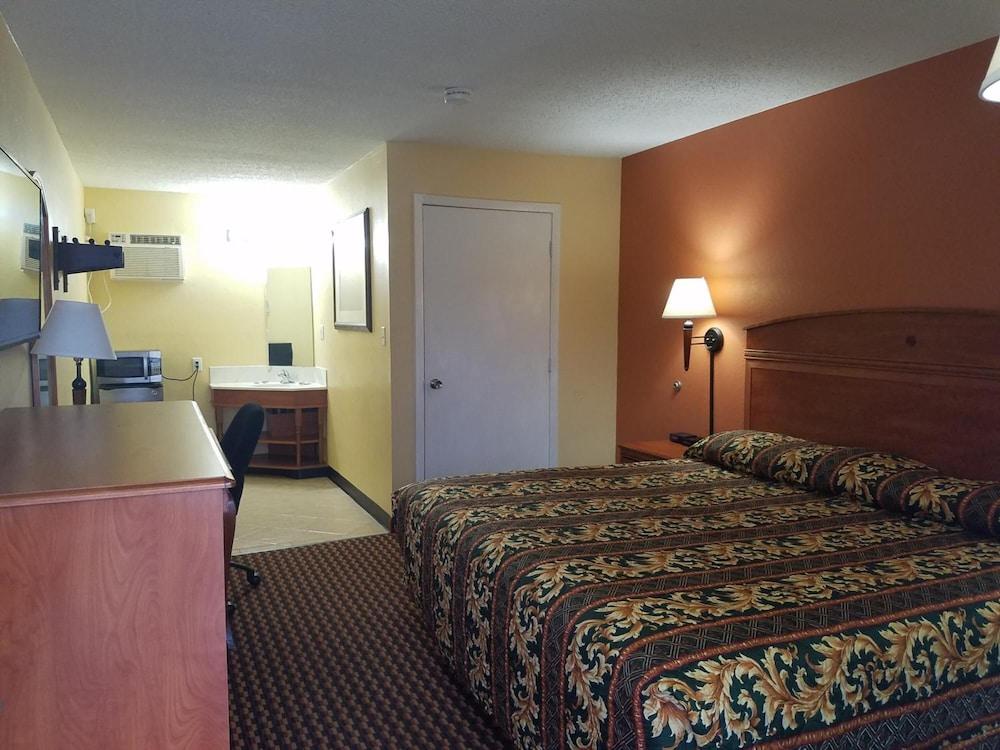 Budget Inn photo 14