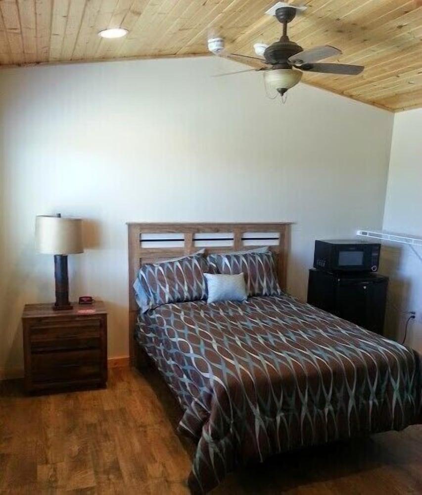 Custom Touch Village Bay City photo 11