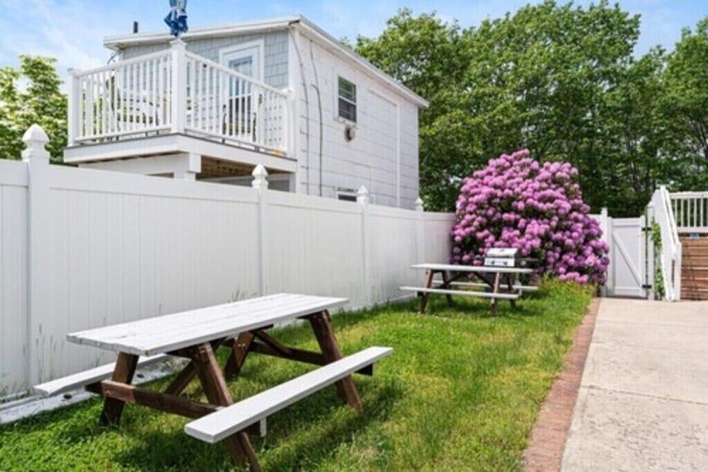 Seaside Suites photo 10