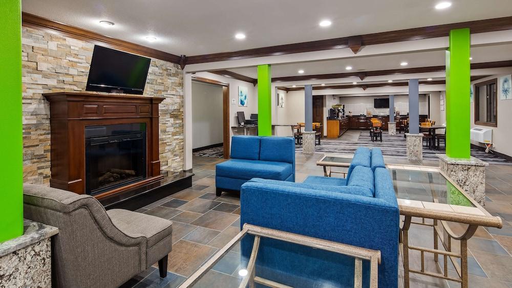 Ramada by Wyndham Cedar Rapids South photo 4